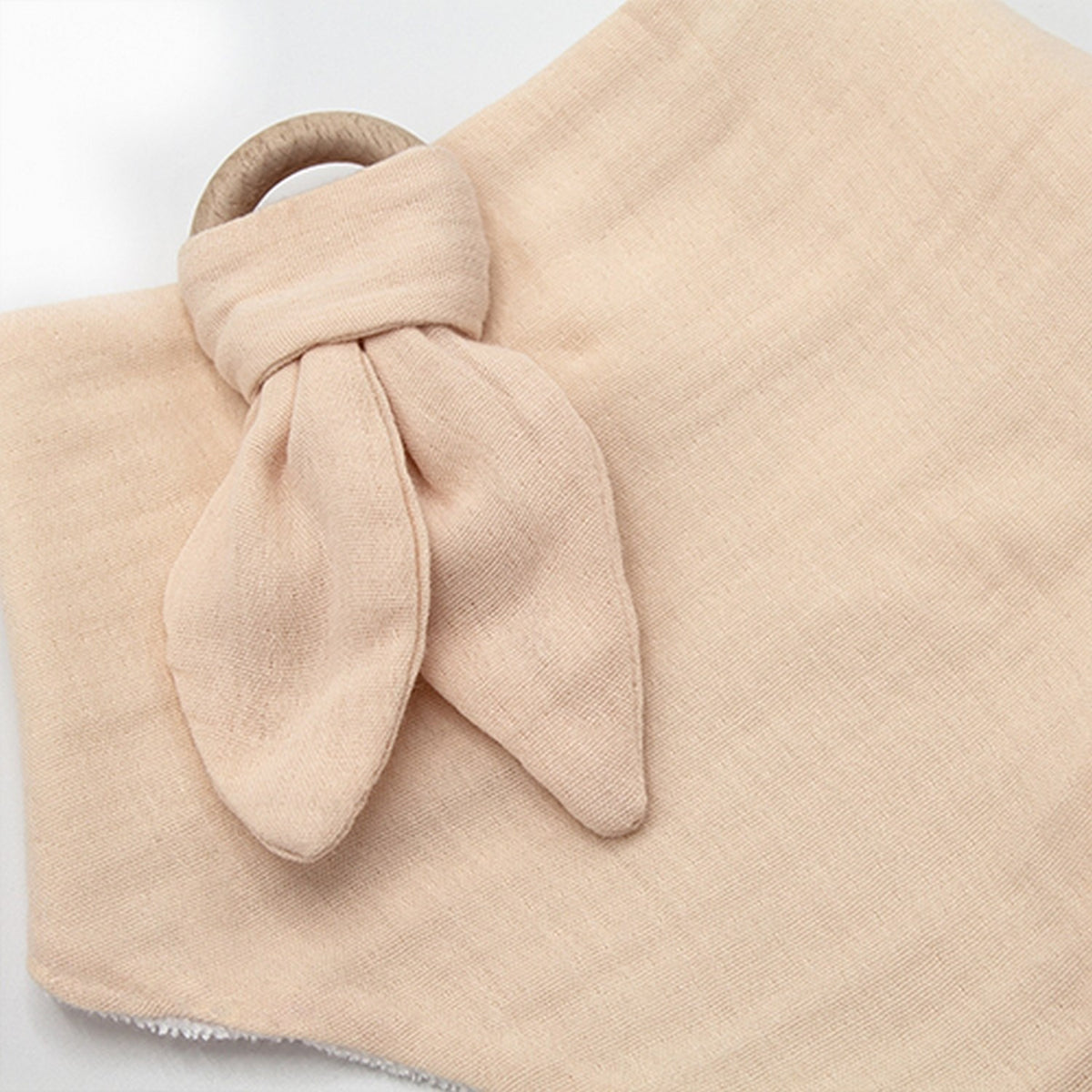 BabyJem Ahşap Diş Kaşıyıcılı Bürümcük Müslin Önlük 736 Somon