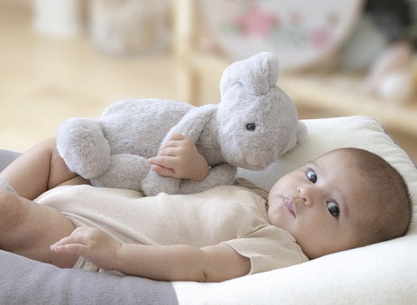 BabyJem Uyku Arkadaşım Oturabilen Tavşan 30 Cm 730 Gri